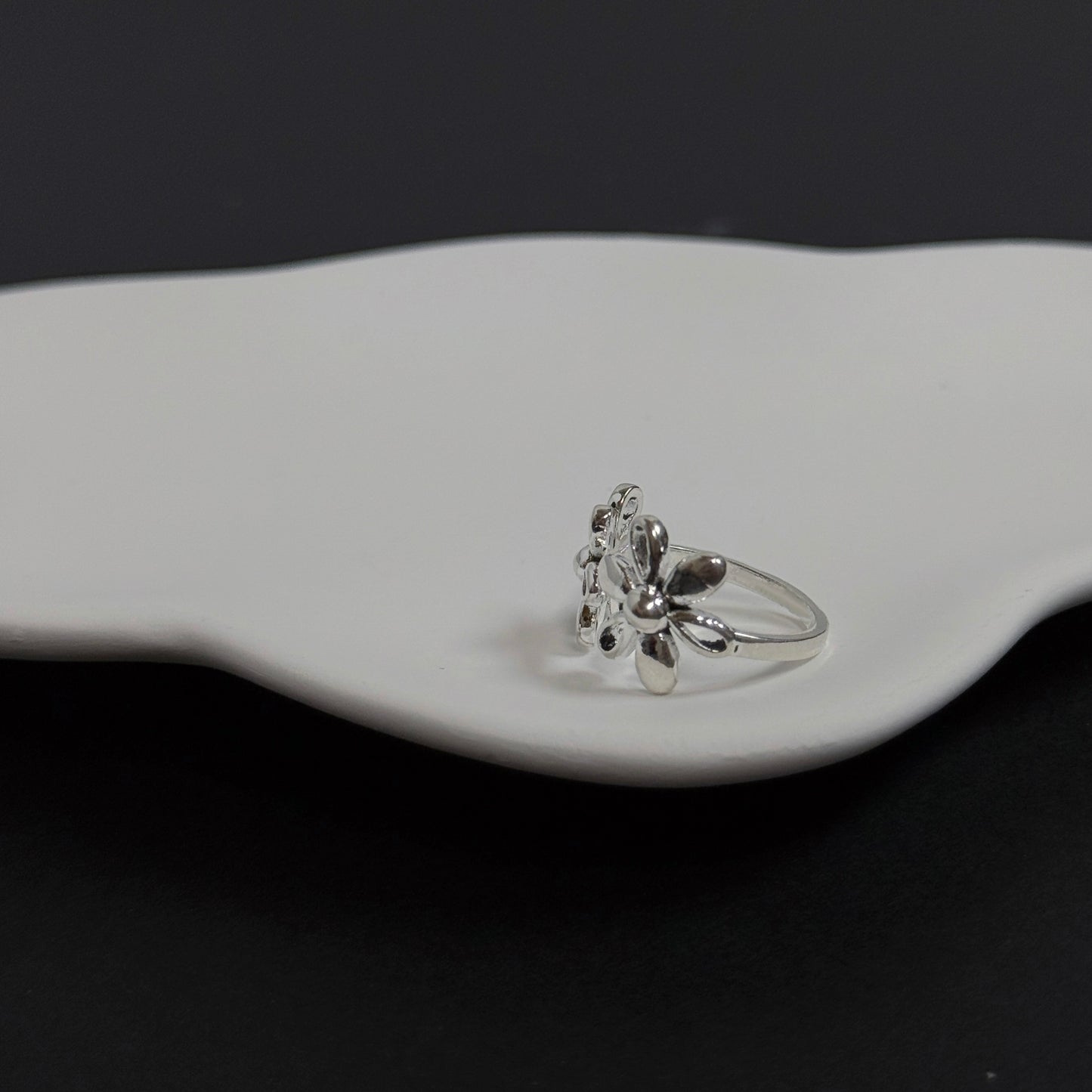 925 鏤空小雛菊戒指