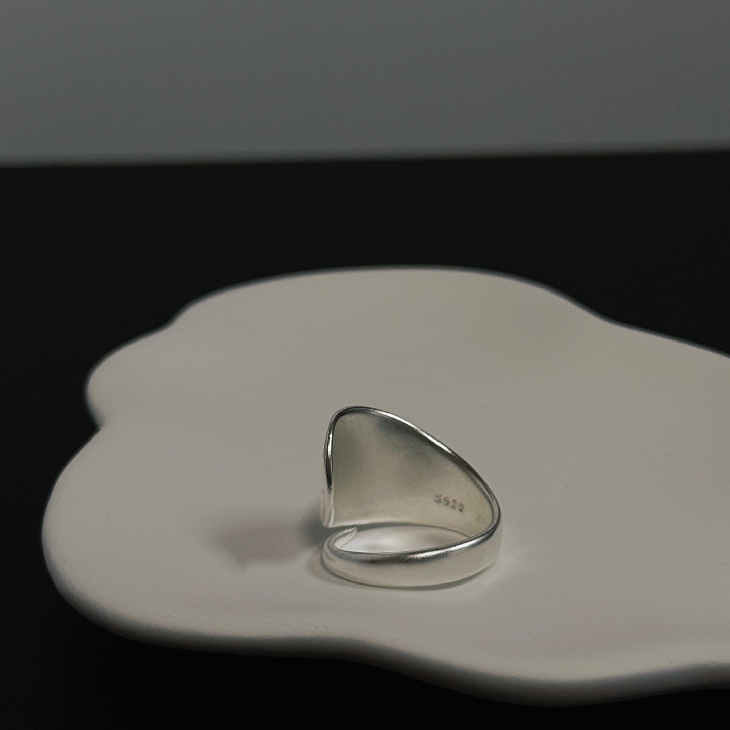 925霧面幾何包覆戒